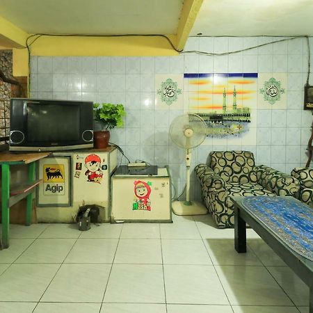 Waru Dharmawati Homestay Syariah At Terminal Purabaya מראה חיצוני תמונה
