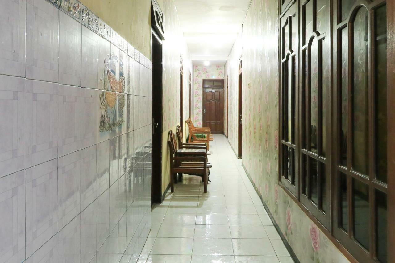 Waru Dharmawati Homestay Syariah At Terminal Purabaya מראה חיצוני תמונה