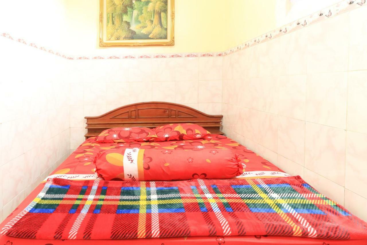 Waru Dharmawati Homestay Syariah At Terminal Purabaya מראה חיצוני תמונה