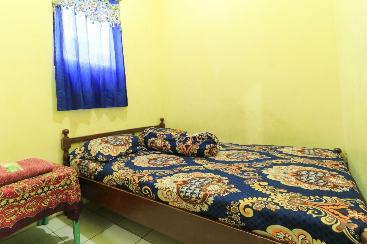 Waru Dharmawati Homestay Syariah At Terminal Purabaya מראה חיצוני תמונה
