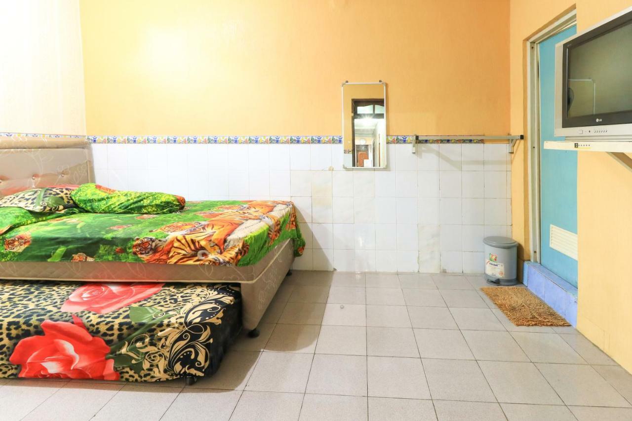 Waru Dharmawati Homestay Syariah At Terminal Purabaya מראה חיצוני תמונה