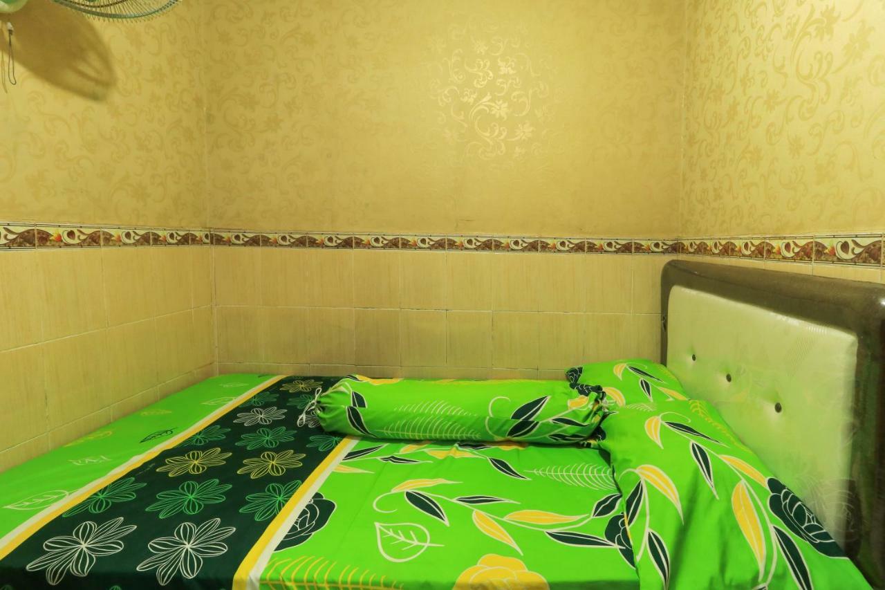 Waru Dharmawati Homestay Syariah At Terminal Purabaya מראה חיצוני תמונה