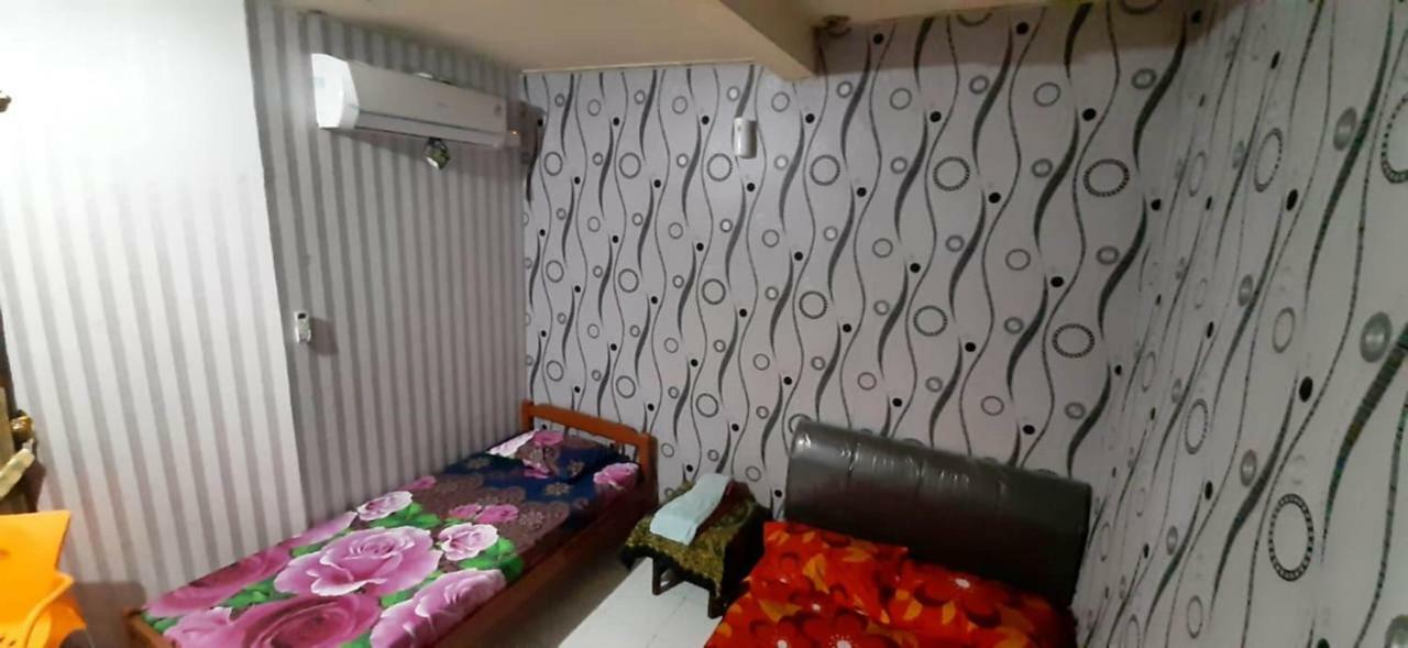 Waru Dharmawati Homestay Syariah At Terminal Purabaya מראה חיצוני תמונה